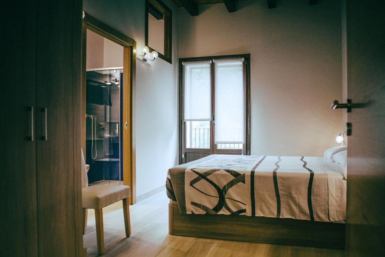 Ochagavía Hostal Iratibizkar מראה חיצוני תמונה